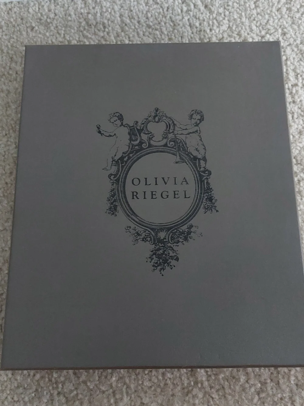 Olivia Riegel Windsor 8x10 Frame - New in Box